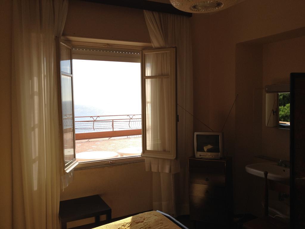 Albergo Miramare Bergeggi Szoba fotó