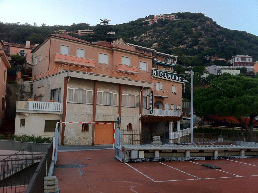 Albergo Miramare Bergeggi Kültér fotó
