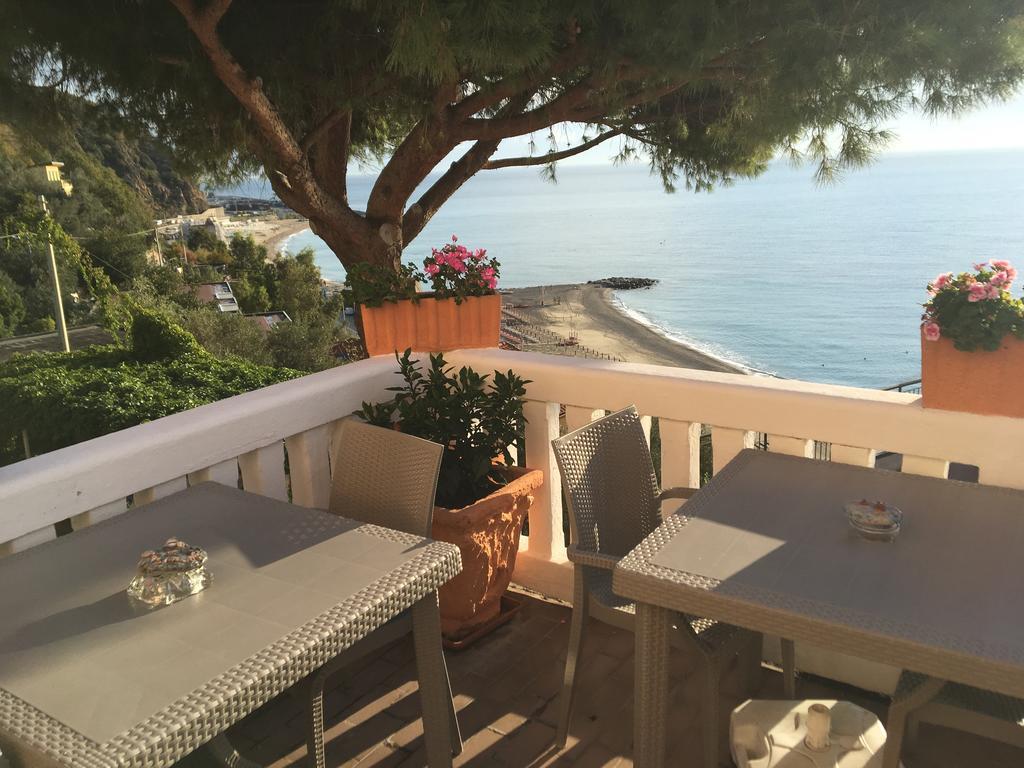 Albergo Miramare Bergeggi Kültér fotó