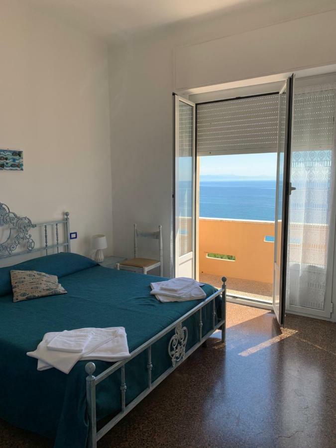 Albergo Miramare Bergeggi Kültér fotó